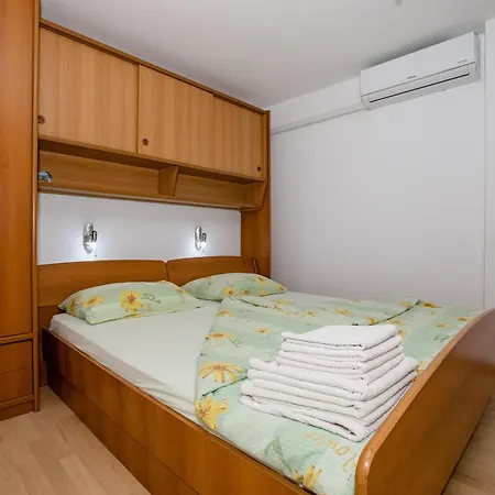 Jug Apartment